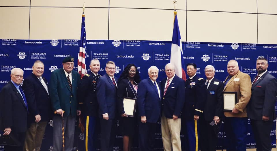 Congressman Carter Awarding Veterans